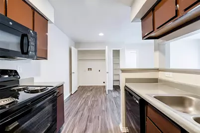 2809 W William Cannon Drive #E208, Austin, TX 78745 - Photo 4