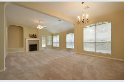 2000 Maize Bend Drive, Austin, TX 78727 - Photo 10