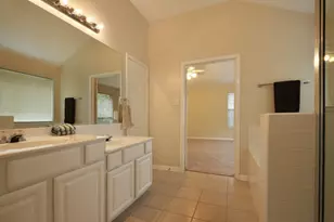 2000 Maize Bend Dr, Austin, TX 78727 - Photo 18