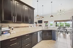 107 E Tanglebriar Ct, Bastrop, TX 78602 - Photo 10