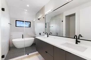 707 E Live Oak St, Austin, TX 78704 - Photo 18
