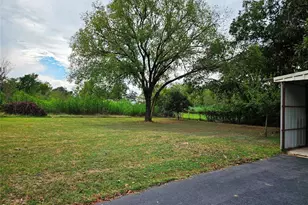 218 Waco St, McDade, TX 78650 - Photo 16