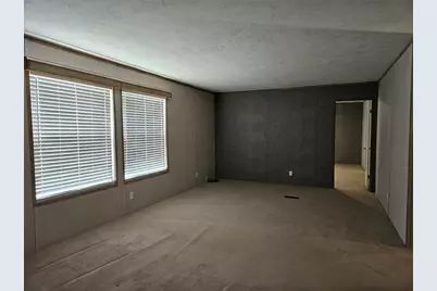 218 Waco Street, McDade, TX 78650 - Photo 4