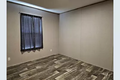 218 Waco Street, McDade, TX 78650 - Photo 10