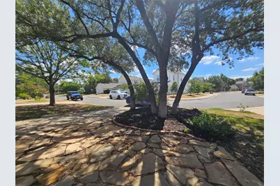 1320 E 3rd Street, Georgetown, TX 78626 - Photo 2
