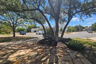 1320 E 3rd St, Georgetown, TX 78626 - Photo 2
