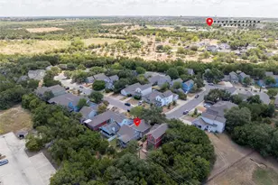 1320 E 3rd St, Georgetown, TX 78626 - Photo 4
