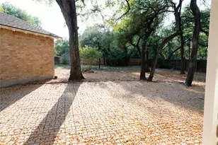 13002 Cedarhurst Cir, Austin, TX 78729 - Photo 36