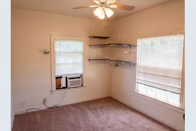 704 E Austin Avenue, Round Rock, TX 78664 - Photo 10