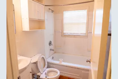 704 E Austin Avenue, Round Rock, TX 78664 - Photo 10