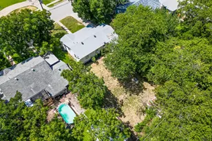 704 E Austin Ave, Round Rock, TX 78664 - Photo 20