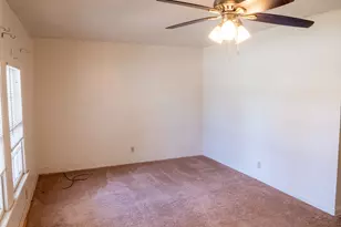 704 E Austin Ave, Round Rock, TX 78664 - Photo 4