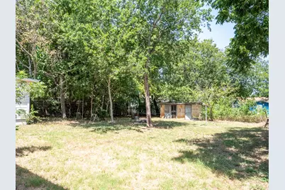 704 E Austin Avenue, Round Rock, TX 78664 - Photo 18