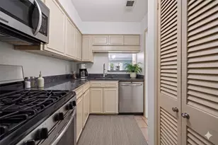 7920 Rockwood Ln, Austin, TX 78757 - Photo 4