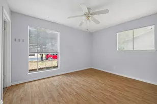 211 E Lisa Dr, Austin, TX 78752 - Photo 20