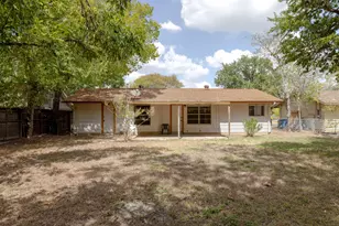 211 E Lisa Dr, Austin, TX 78752 - Photo 4