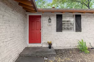 211 E Lisa Dr, Austin, TX 78752 - Photo 28