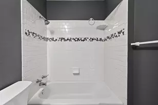 211 E Lisa Dr, Austin, TX 78752 - Photo 10