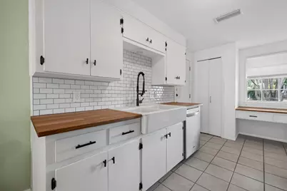 211 E Lisa Drive, Austin, TX 78752 - Photo 24
