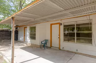 211 E Lisa Dr, Austin, TX 78752 - Photo 2