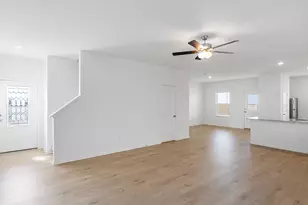 116 Wirepass Crest, Jarrell, TX 76537 - Photo 4