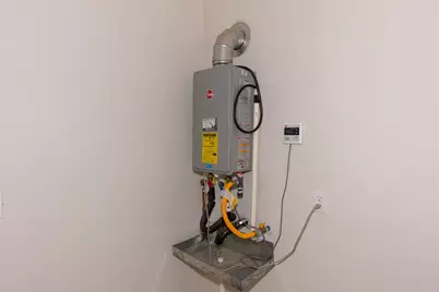 7106 Terrazzo Cottage Lane, Austin, TX 78744 - Photo 10