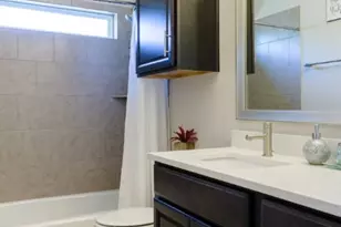 807 E 16th St, Austin, TX 78702 - Photo 20