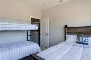 807 E 16th St, Austin, TX 78702 - Photo 18