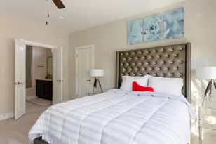 807 E 16th St, Austin, TX 78702 - Photo 14