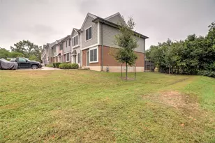 202 S College St, Georgetown, TX 78626 - Photo 2