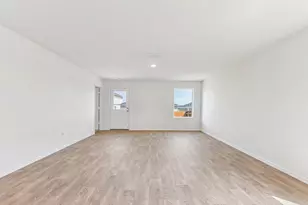 398 Ebbsfleet Dr, Uhland, TX 78640 - Photo 12