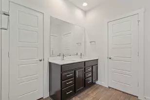 13613 Baileyfield Dr, Pflugerville, TX 78660 - Photo 16