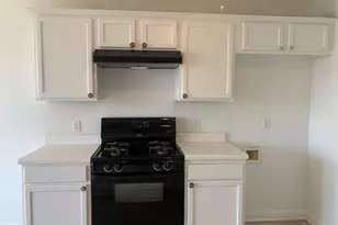 210 Evergreen Cir, Georgetown, TX 78626 - Photo 6