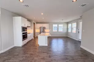124 Crescent St, Georgetown, TX 78626 - Photo 2