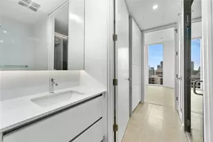 313 W 17th St, Austin, TX 78701 - Photo 12