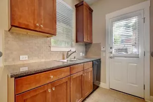 1601 Miriam Ave, Austin, TX 78702 - Photo 8