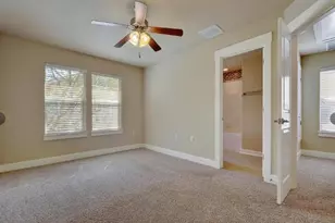1601 Miriam Ave, Austin, TX 78702 - Photo 12