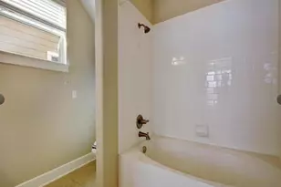 1601 Miriam Ave, Austin, TX 78702 - Photo 24