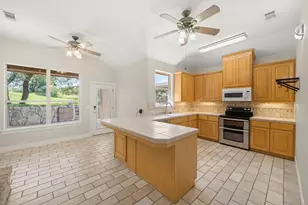 509 Meadow Oaks Dr, Dripping Springs, TX 78620 - Photo 6