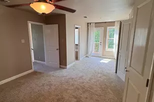 201 W 33rd St, Austin, TX 78705 - Photo 16