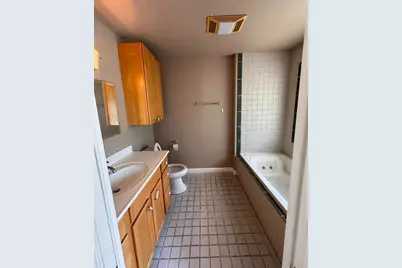 201 W 33rd Street #B, Austin, TX 78705 - Photo 20