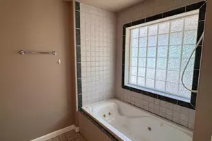 201 W 33rd St, Austin, TX 78705 - Photo 18