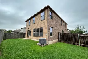 9001 Bird Brook Ln, Austin, TX 78747 - Photo 6