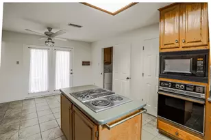 4451 Stony Meadow Ln, Austin, TX 78731 - Photo 4