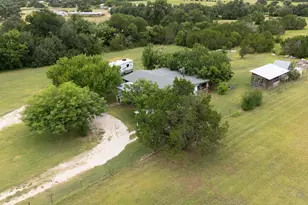 706 Phillip Ln, Liberty Hill, TX 78642 - Photo 4