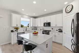 323 Blackbear Dr, Hutto, TX 78634 - Photo 12