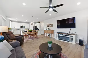 323 Blackbear Dr, Hutto, TX 78634 - Photo 2