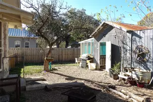 459 E Commerce St, New Braunfels, TX 78130 - Photo 18