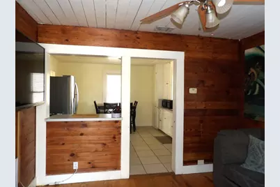 459 E Commerce Street, New Braunfels, TX 78130 - Photo 4