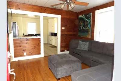 459 E Commerce Street, New Braunfels, TX 78130 - Photo 2